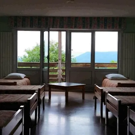 Les Genevriers Hostel Plaine